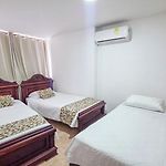 Apt 3 Rooms Laguito Cartagena 1 Block From The Beach