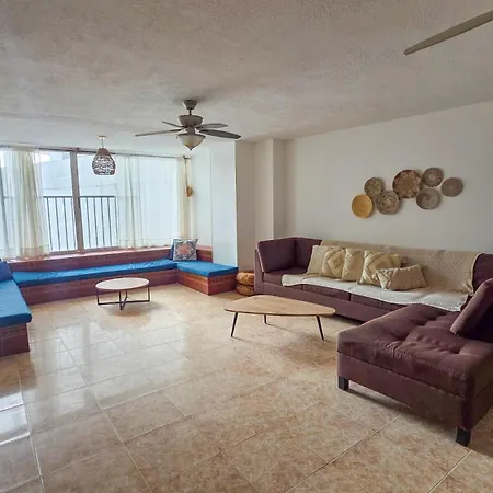 3 Laguito 1 Block From The